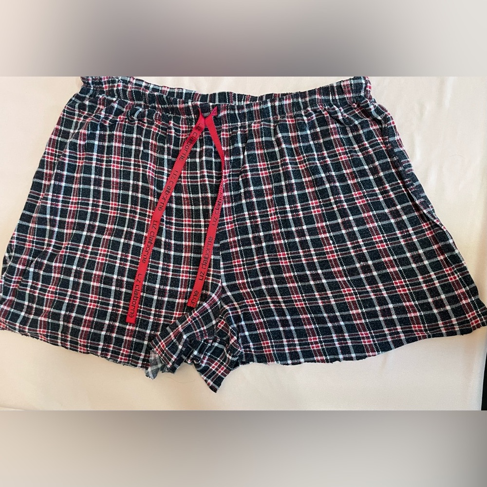 Liz Claiborne PJ shorts size small.